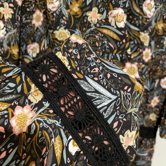 Gorgeous DR2 Sheer Black Floral Boho Blouse size XL - Picture 4 of 7